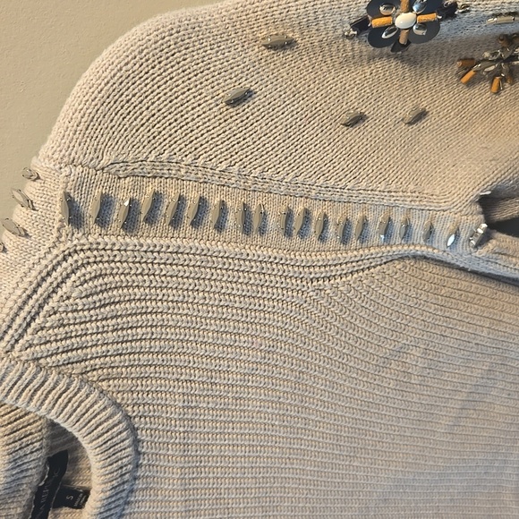 Banana Republic Gray Sweater Embroidered - Picture 5 of 5